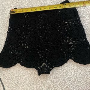 NWOT Black ladies Fashion Nova crochet XL shorts stretchy